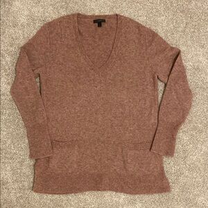 J.Crew Women's V-Neck Pullover Mauve Wool Sweater in size M - SOFTEST EVER